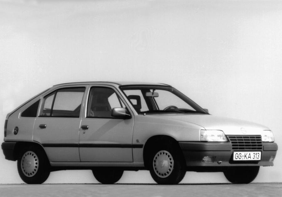  Opel Kadett 5-Door 1984 года  (фото 6 из 13)